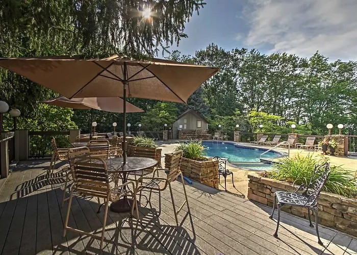 Lux Retro Getaway W/ Ober & Smoky Mtn Views!