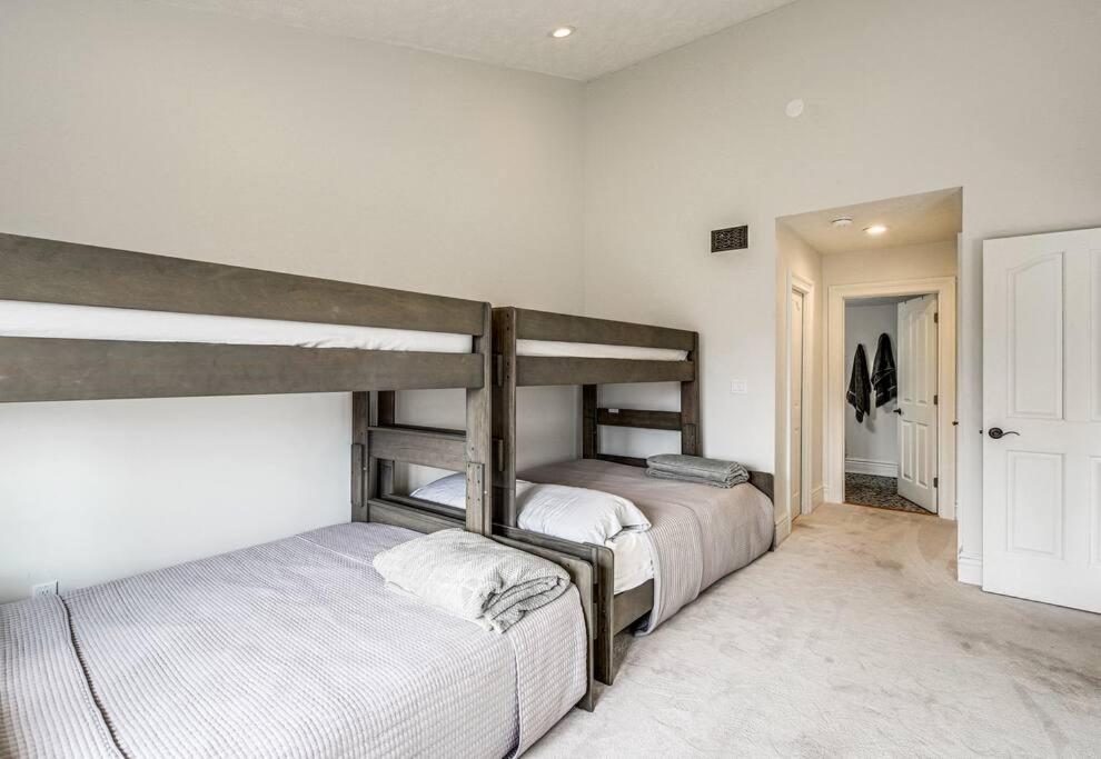Hébergement de vacances Lux Retro Getaway W/ Ober & Smoky Mtn Views! Gatlinburg