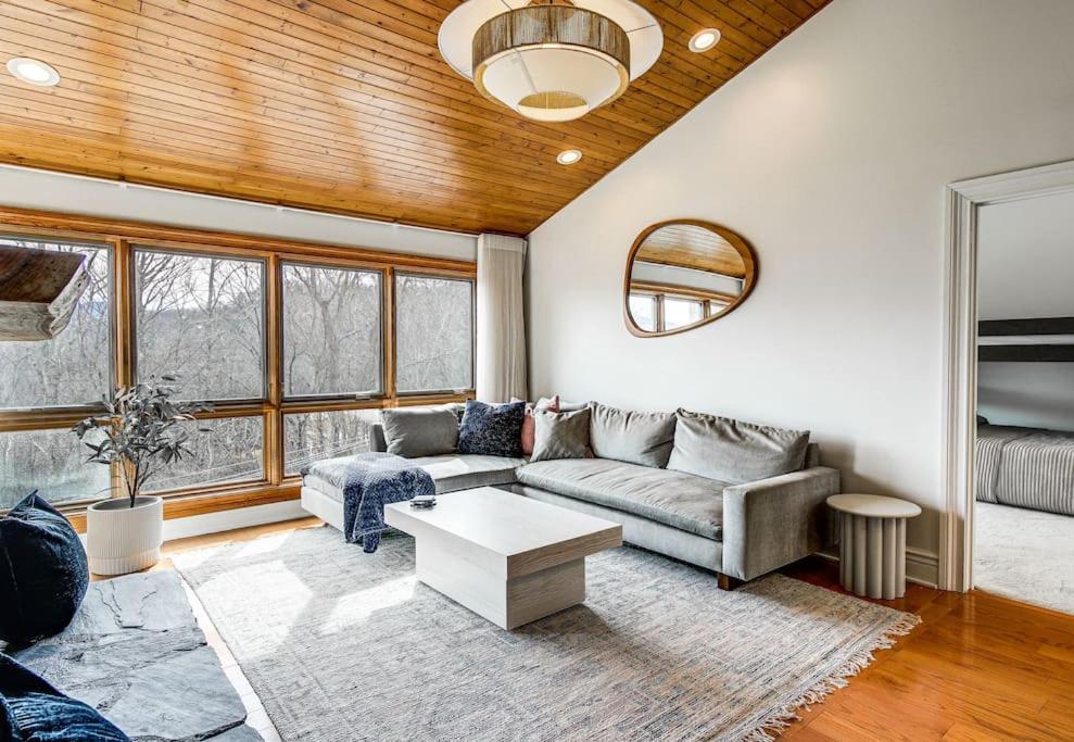 Hébergement de vacances Lux Retro Getaway W/ Ober & Smoky Mtn Views! Gatlinburg